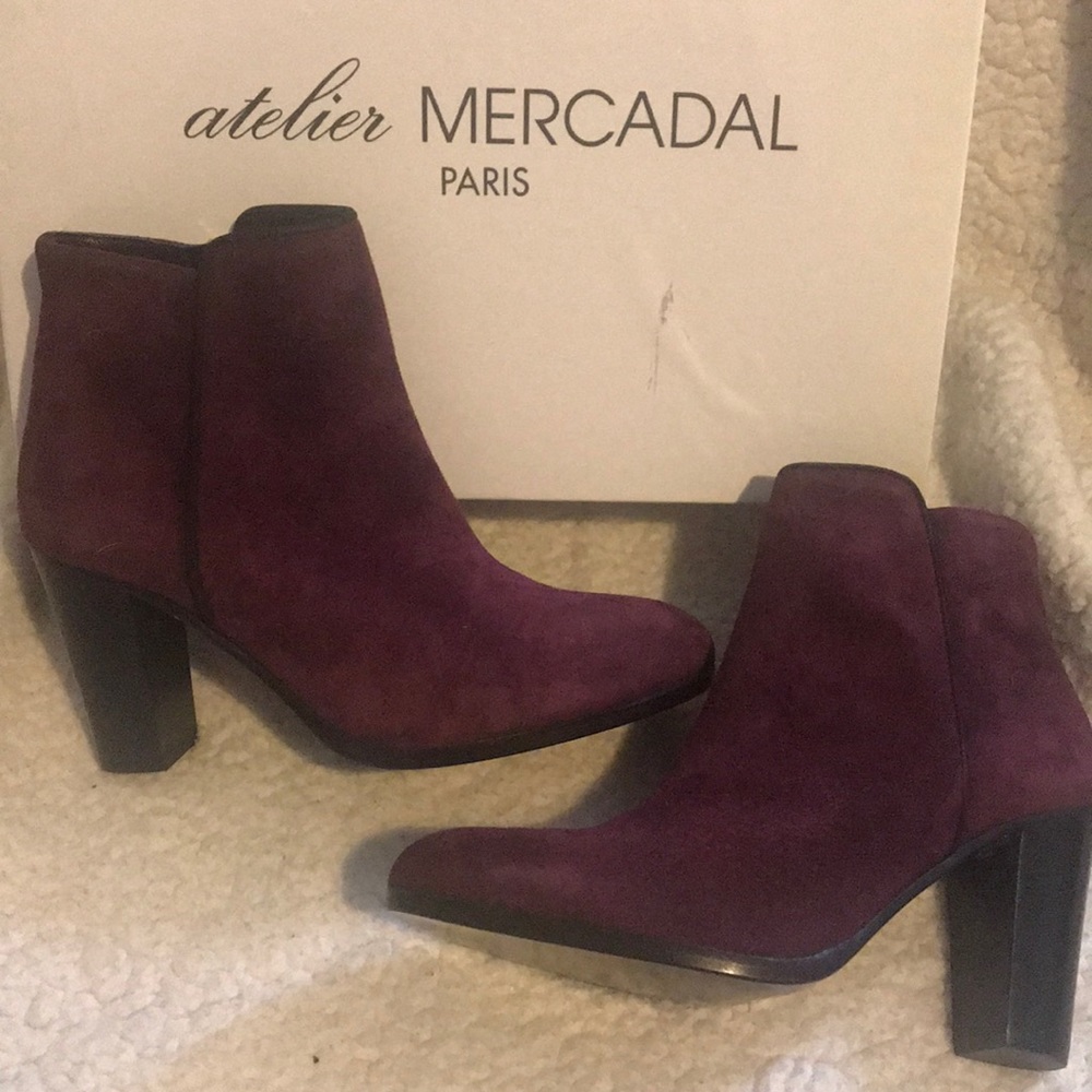 Brand new Burgundy Suede Ankle booties. Italy